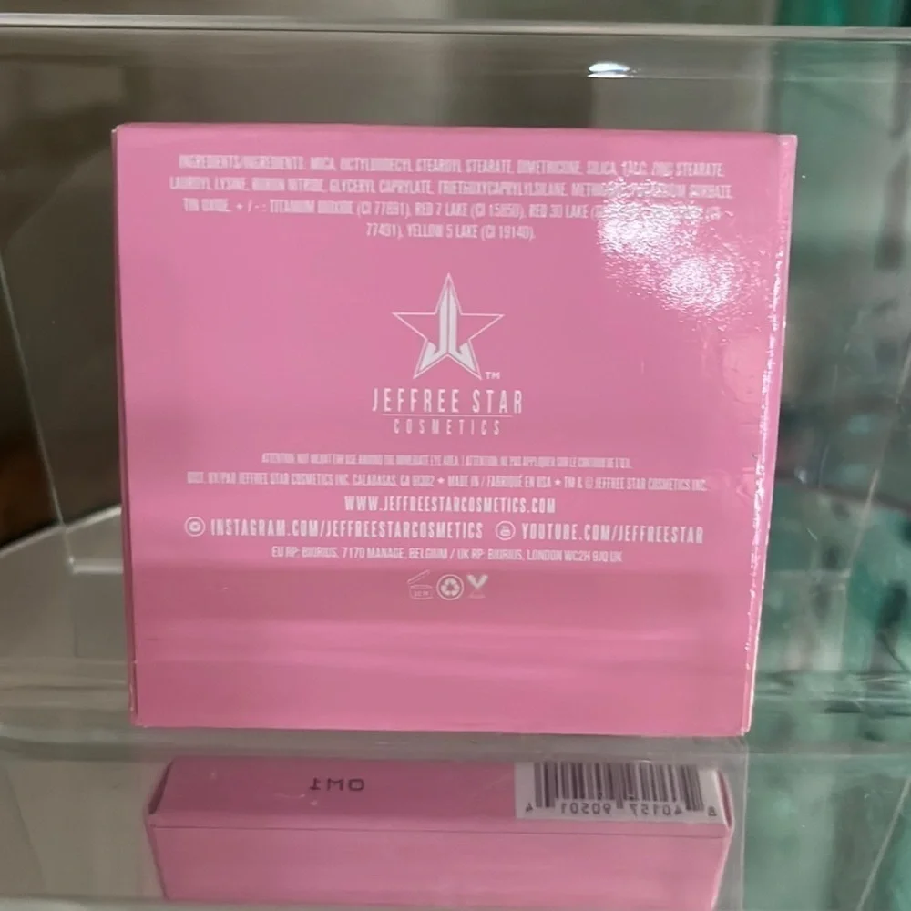 Jeffree Star Eyeshadow, single color, color is called And What?, new!